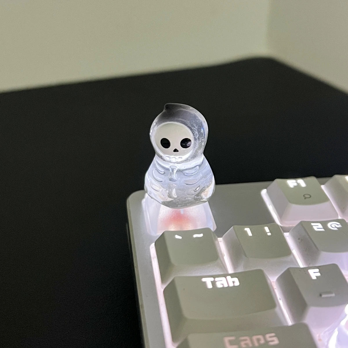 1Pcs Cute Halloween Skeleton Ghost Key caps Cross Axis Mechanical Keyboard Accessories